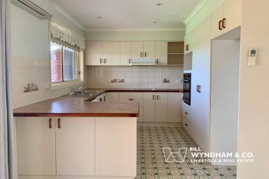 House For Lease - VIC - Eastwood - 3875 - BACKWATER VIEWS IN SOUGHT-AFTER EASTWOOD  (Image 2)