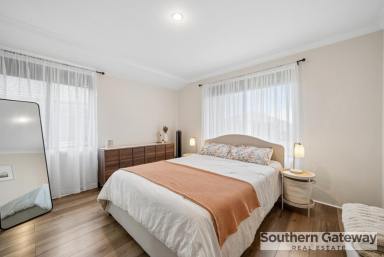 House For Sale - WA - Wellard - 6170 - STYLISH, SECURE & LOW MAINTENANCE (Image 2)