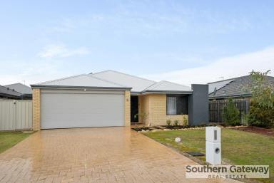 House For Sale - WA - Wellard - 6170 - STYLISH, SECURE & LOW MAINTENANCE  (Image 2)