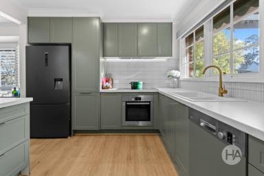 Unit For Sale - VIC - Somerville - 3912 - Easy Living Awaits  (Image 2)