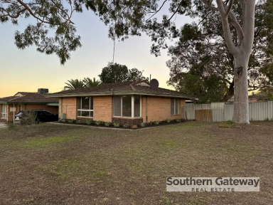 House For Sale - WA - Orelia - 6167 - UPDATED COMFORT IN A CONVENIENT LOCATION (Image 2)