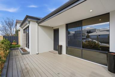 House For Sale - WA - Coogee - 6166 - The Art of Easy Living!  (Image 2)