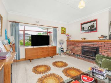 House For Sale - TAS - Devonport - 7310 - Home On Hilltop  (Image 2)