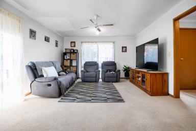 House For Sale - VIC - Mildura - 3500 - Quiet Court Living Done Wright  (Image 2)