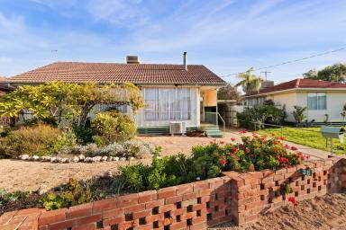 House For Sale - VIC - Mildura - 3500 - Neat Home with Character and Future Potential  (Image 2)