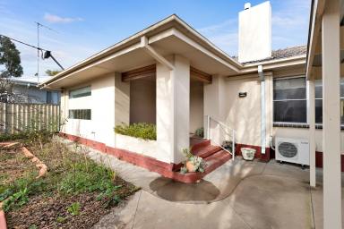 House For Sale - VIC - Mildura - 3500 - Neat Home with Character and Future Potential  (Image 2)