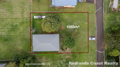 House For Sale - QLD - Lamb Island - 4184 - Spacious Island Living with Water Views, Dual Living Potential & Over 1,000 SQM of Land  (Image 2)