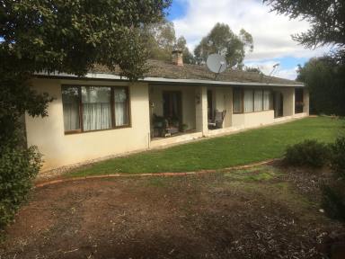 Lifestyle For Sale - WA - York - 6302 - First Time Offered in Twenty Years (Image 2)