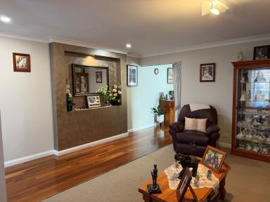House For Sale - NSW - Inverell - 2360 - Luxury Living - Family home (Image 2)