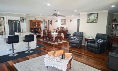House For Sale - NSW - Inverell - 2360 - Luxury Living - Family home (Image 2)