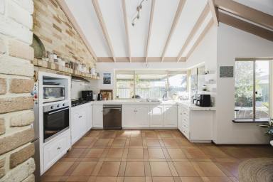 House For Sale - WA - Ocean Reef - 6027 - YOUR COASTAL RETREAT IN A QUIET CUL-DE-SAC LOCATION!  (Image 2)