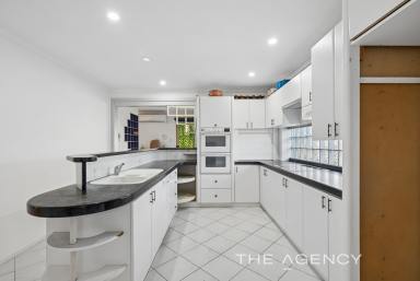 House For Sale - WA - Thornlie - 6108 - Secure - Solar-Powered - Set Up for Entertaining!  (Image 2)