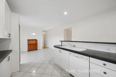 House For Sale - WA - Thornlie - 6108 - Secure - Solar-Powered - Set Up for Entertaining!  (Image 2)