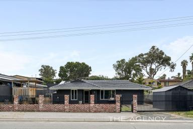 House For Sale - WA - Padbury - 6025 - Dual Living Done Right!!!  (Image 2)