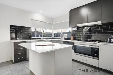 Townhouse For Sale - WA - Madeley - 6065 - LOW MAINTENANCE LIVING AND SPACIOUS YARD !  (Image 2)