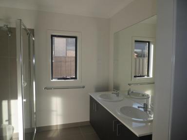 House For Lease - VIC - East Bairnsdale - 3875 - BRAND NEW PROPERTY WITH 2 MASTER SUITES, 2 LOUNGES!  (Image 2)
