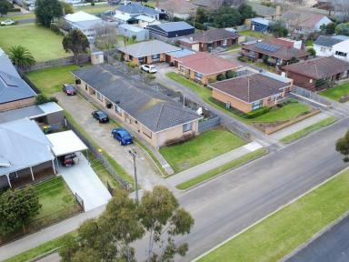 Block of Units For Sale - VIC - Bairnsdale - 3875 - SOLID  INCOME INVESTMENT OPPORTUNITY RETURNING 6.95%  (Image 2)