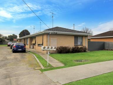 Block of Units For Sale - VIC - Bairnsdale - 3875 - SOLID  INCOME INVESTMENT OPPORTUNITY RETURNING 6.95%  (Image 2)