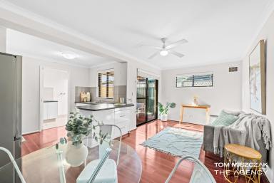 Townhouse For Sale - WA - Beckenham - 6107 - Contemporary Comfort Meets Unbeatable Convenience (Image 2)