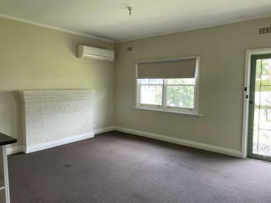 House For Lease - VIC - Bairnsdale - 3875 - 22 MACRAE STREET EAST BAIRNSDALE  (Image 2)