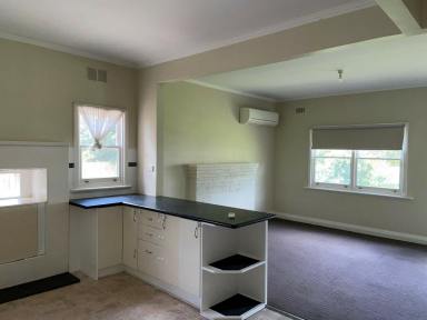 House For Lease - VIC - Bairnsdale - 3875 - 22 MACRAE STREET EAST BAIRNSDALE  (Image 2)