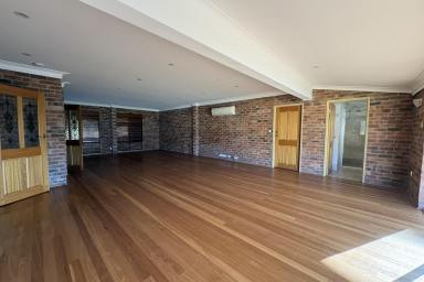 House For Lease - NSW - Raymond Terrace - 2324 - LARGE 4 BEDROOM HOME WITH POOL!  (Image 2)