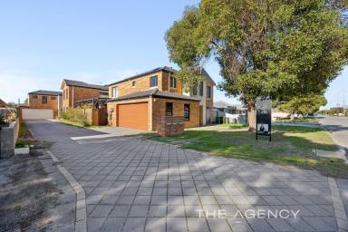 Townhouse For Sale - WA - Rivervale - 6103 - Spacious Family Living in the Heart of Rivervale  (Image 2)