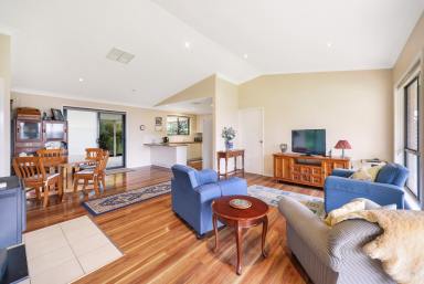Lifestyle Auction - NSW - Tamworth - 2340 - PICTURE PERFECT SMALL ACREAGE  (Image 2)
