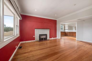 House For Sale - VIC - Quarry Hill - 3550 - Renovate, Refresh & Reap the Rewards  (Image 2)