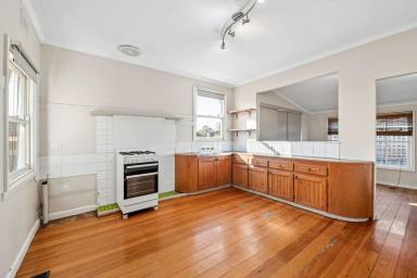House For Sale - VIC - Quarry Hill - 3550 - Renovate, Refresh & Reap the Rewards  (Image 2)