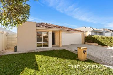 House For Sale - WA - Golden Bay - 6174 - When You Want To Live On A Coast Line! (Image 2)