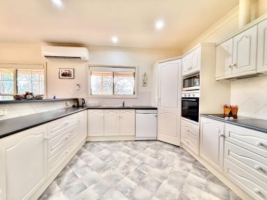 House For Sale - SA - Mundulla - 5270 - Lovingly Held, Beautifully Presented, Ready for Its Next Chapter  (Image 2)