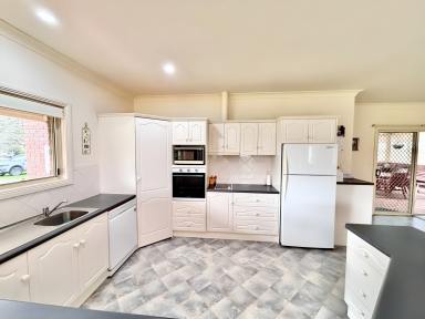 House For Sale - SA - Mundulla - 5270 - Lovingly Held, Beautifully Presented, Ready for Its Next Chapter  (Image 2)