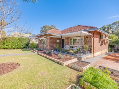 House For Sale - WA - Midland - 6056 - Classic from the 60s  (Image 2)