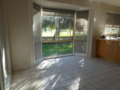House For Lease - VIC - Bairnsdale - 3875 - 2 BEDROOM UNIT IN CENTER BAIRNSDALE  (Image 2)