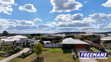House For Sale - QLD - Kingaroy - 4610 - Modern brick built 2018, fenced 1,057m2 allotment  (Image 2)