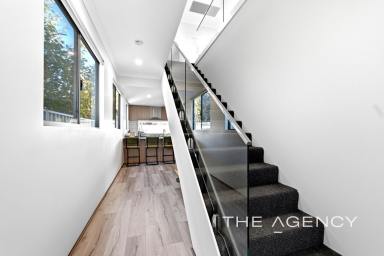 Townhouse For Sale - WA - Duncraig - 6023 - BRAND-NEW SPACE, STYLE & CONVENIENCE  (Image 2)