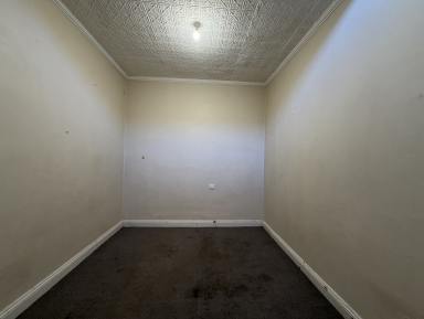 Studio For Lease - NSW - Lithgow - 2790 - Central studio in the middle of town (Image 2)
