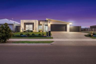 House For Sale - QLD - Bargara - 4670 - Builders Own Luxury Design Walk to Beach & Shopping Large Shed  (Image 2)