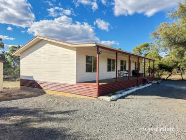 Lifestyle For Sale - NSW - Inverell - 2360 - COUNTRY LIVING STARTS HERE  (Image 2)