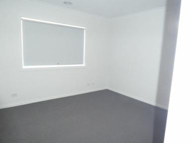 House For Lease - VIC - Lucknow - 3875 - 26 CAMDEN STREET LUCKNOW  (Image 2)