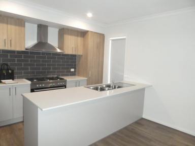 House For Lease - VIC - Lucknow - 3875 - 26 CAMDEN STREET LUCKNOW  (Image 2)