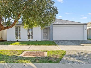 House For Sale - WA - Golden Bay - 6174 - Spacious Family Living with High-End Finishes & Exceptional Design (Image 2)