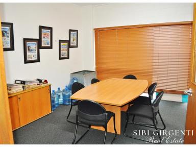 Office(s) For Lease - QLD - Mareeba - 4880 - COMMERCIAL LEASE OPPORTUNITY ON BYRNES STREET  (Image 2)