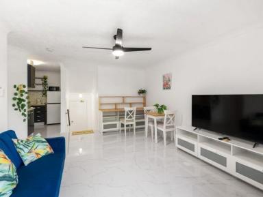 Apartment For Sale - QLD - Kangaroo Point - 4169 - Modern One-Bedroom Apartment with Strong Rental Return in Prime Kangaroo Point Location  (Image 2)