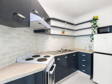 Apartment For Sale - QLD - Kangaroo Point - 4169 - Modern One-Bedroom Apartment with Strong Rental Return in Prime Kangaroo Point Location  (Image 2)
