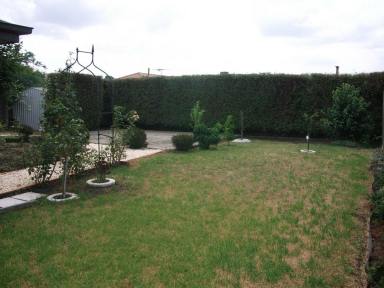 House For Lease - VIC - Lucknow - 3875 - STYLISH FAMILY LIVING IN A PEACEFUL COURT SETTING  (Image 2)