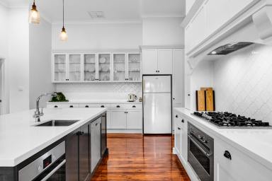 House For Sale - VIC - Nichols Point - 3501 - Beautiful lifestyle property with Premium Shedding (Image 2)