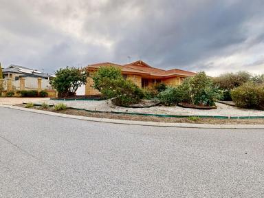 House For Sale - WA - Ridgewood - 6030 - Priced Reduced - Our instructions are clear: We need this SOLD!  (Image 2)