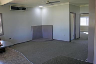House For Lease - NSW - Taree - 2430 - Spacious Family Home in Convenient Location (Image 2)